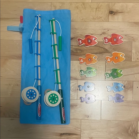 ⭐️Sale 4/$40 Melissa & Doug magnetic fishing game - Picture 1 of 4